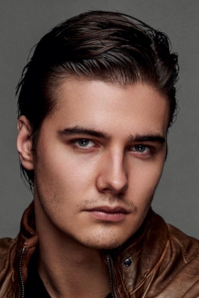 Photo de Connor Barton dans Elvis