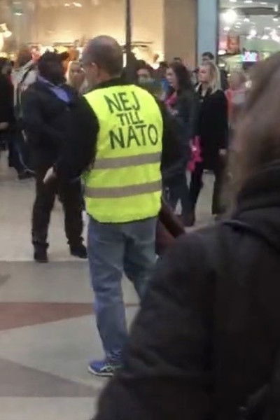 Poster do Filme Ruben Östlunds attack mot NATO