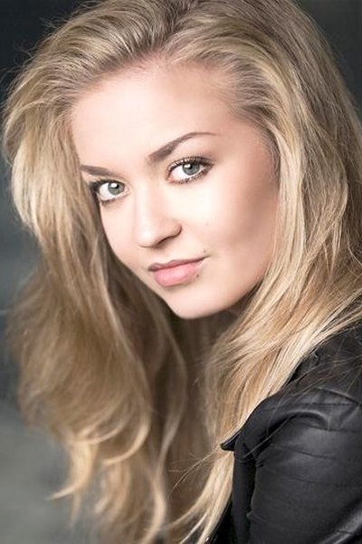 Photo de Hannah Kenna-Thomas dans Wicked