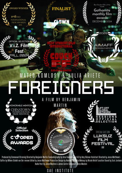 Poster do Filme Foreigners
