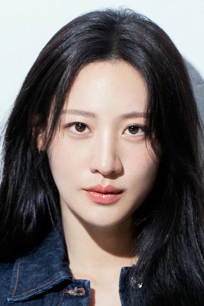 Claudia Kim