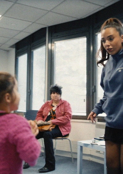 PAS LE DROIT DE CRIER