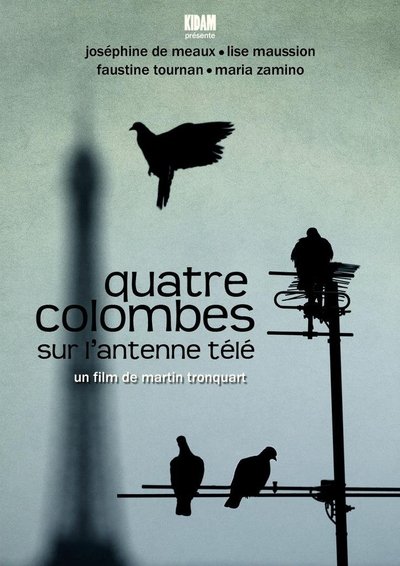 Quatre colombes sur l'antenne télé