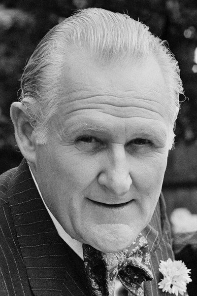 Portrait de Peter Vaughan