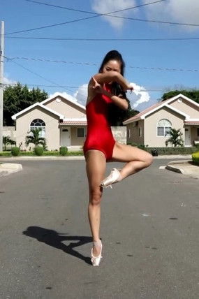 Poster do Filme Shelly Belly Inna Real Life