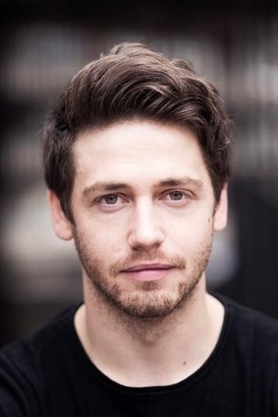 Photo de Stuart Neal dans Les Misérables