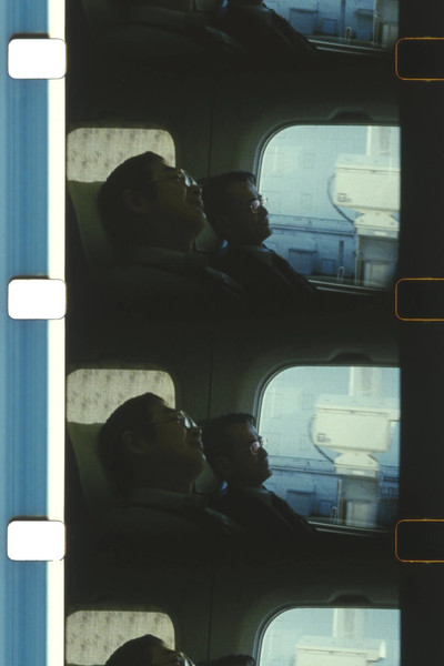 Poster do Filme Sleeping in a Bullet Train