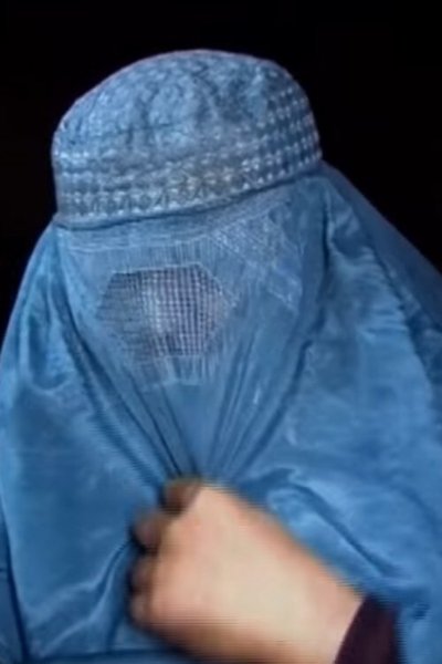 Poster do Filme زنی در صحرا میخواند