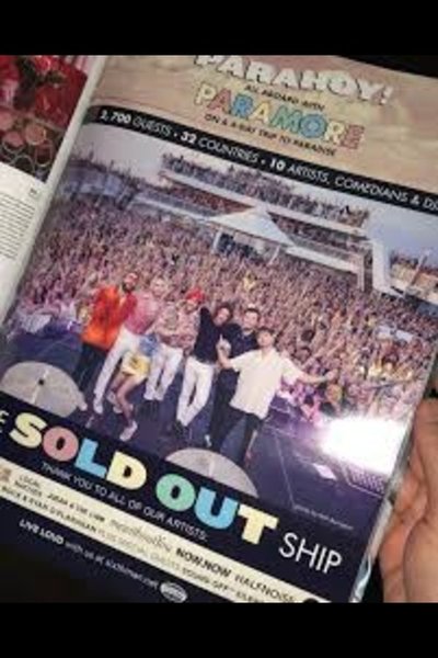 Poster do Filme Paramore - Parahoy! Deep Search: Show One