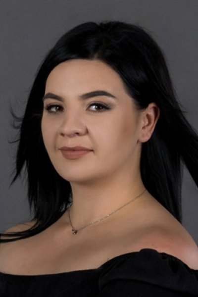 Yadviga Pleshakova