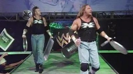 RAW is WAR 273 (1998) - Episode 33 poster and promotional image