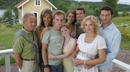 Episode 2 (2005) - Episode 2 poster and promotional image