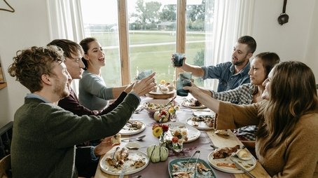 Midwest Potluck (2019) - Episode 9 poster and promotional image