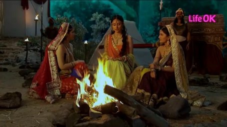 Mahishi attacks Manikantan (2014) - Episode 5 poster and promotional image