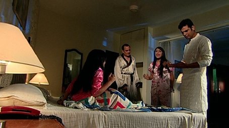 Neend Ki Bimari Ya Qatl Ka Bahana (2010) - Episode 4 poster and promotional image