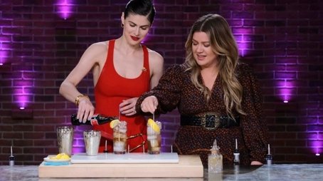 Alexandra Daddario, Justin Guarini, Tauren Wells (2023) - Episode 71 poster and promotional image