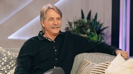 Jeff Foxworthy, Tinashe, Tinx, Olivia Edward (2022) - Episode 119 poster and promotional image