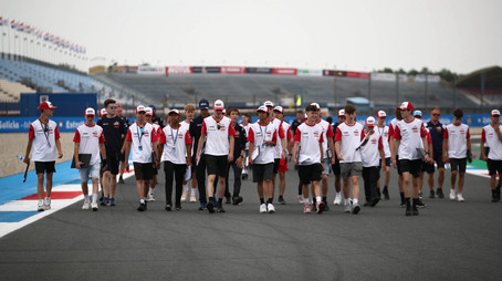 Born Racers Stagione 1
