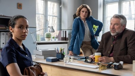 Der Stein des Anstoßes (2023) - Episode 15 poster and promotional image