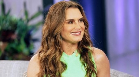 Mario Lopez, Brooke Shields, Echo Kellum (2023) - Episode 130 poster and promotional image