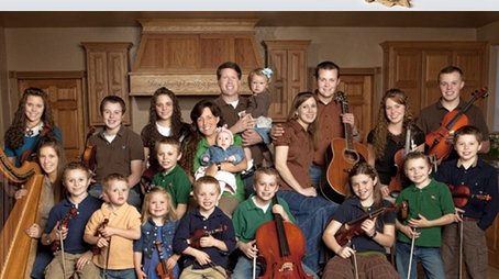 19 Kids and Counting (2008) poster