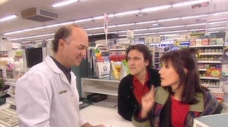 À la pharmacie 1 - Au salon funéraire - En train (1997) - Episode 10 poster and promotional image