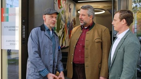 Vom Blitz getroffen (2018) - Episode 4 poster and promotional image