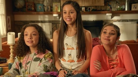Stuck with a Dangerous House (2017) - Episode 15 poster and promotional image