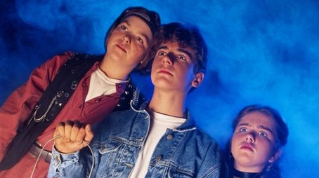 Season 1 (1992) - Season 1 poster and promotional image