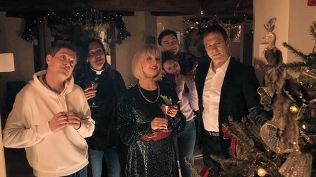 Kissing Christmas Goodbye (2021) - Episode 1 poster and promotional image