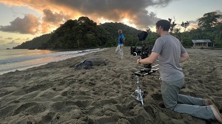 A Year on My Planet Earth (2022) - Episode 6 poster and promotional image