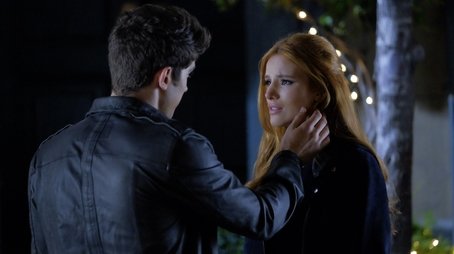 Famous in Love14