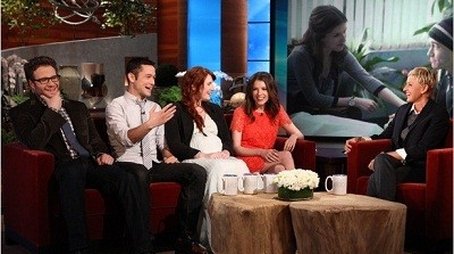 Joseph Gordon-Levitt & Seth Rogen, Bryce Dallas Howard & Anna Kendrick, Maroon 5 (2011) - Episode 8 poster and promotional image