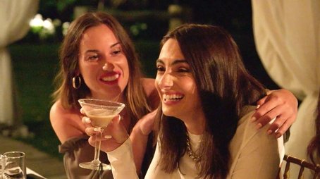 Should I Stay or Should I Go? (2021) - Episode 9 poster and promotional image