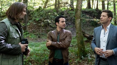 Ein gewagtes Stück (2022) - Episode 27 poster and promotional image