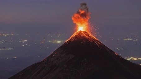 Guatemala, under the Mayan sky (2023) - Episode 3 poster and promotional image
