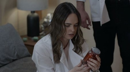 Los dos dedos (2025) - Episode 56 poster and promotional image