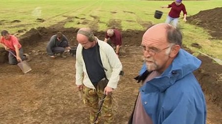 Going Upmarket With The Romans - Standish, Gloucestershire (2005) - Episode 7 poster and promotional image