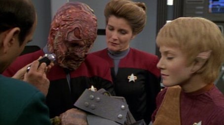 Faces (1995) - Episode 13 poster and promotional image