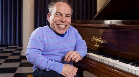 Warwick Davis (2017) - Episode 8 poster and promotional image