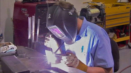 Welding (2007) - Episode 15 poster and promotional image