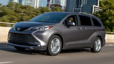 Toyota Sienna (2021) - Episode 21 poster and promotional image