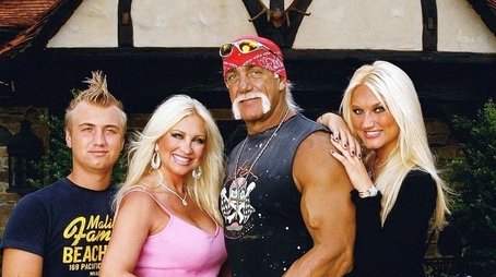 Hogan Knows Best (2005) poster