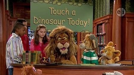 Charlie￢ﾀﾙs Dinosaur & Here Come the Aliens (2007) - Episode 9 poster and promotional image