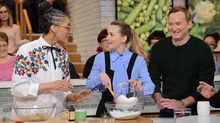 Effortless Entertaining (2017) - Episode 111 poster and promotional image