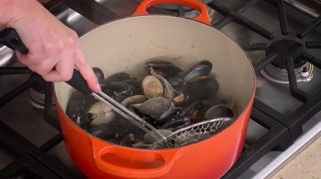 Italian Seafood Suppers (2018) - Episode 12 poster and promotional image