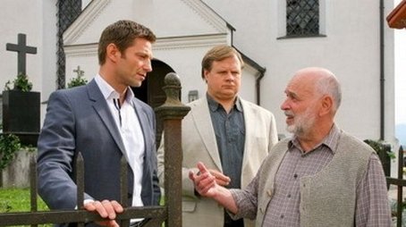 Karten lügen nicht (2013) - Episode 1 poster and promotional image
