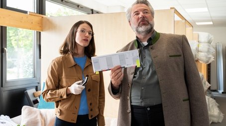 Da haben sie den Salat (2024) - Episode 13 poster and promotional image