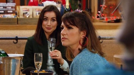 Wednesday 22 December (2021) - Episode 288 poster and promotional image