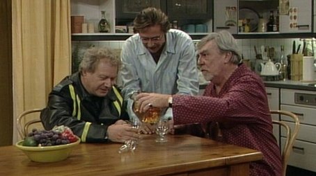Uit de brand (1995) - Episode 1 poster and promotional image